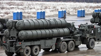 МинВОТ: РФ стягивает в оккупированный Крым военную технику