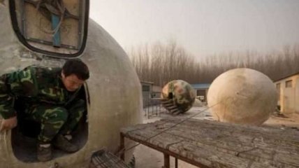 От Конца Света китайцы спрячутся в огромных шарах