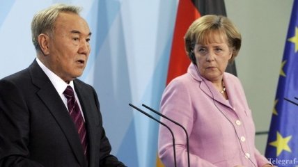 Меркель и Назарбаев обсудили ситуацию в Украине