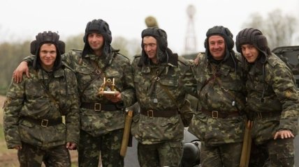 Президент поздравил украинцев с Днем ракетных войск и артиллерии