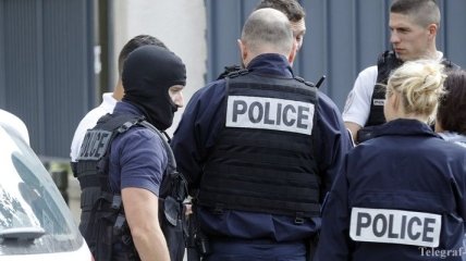 Во Франции женщина напала с ножом на посетителей в супермаркете