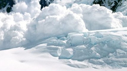 Гидрометцентр: В Карпатах возможен сход лавины 