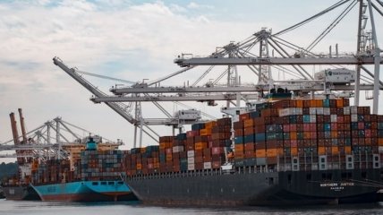 Украинские морские порты увеличили перевалку грузов на 10%