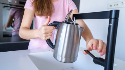 Періодично чистіть чайник від накипу