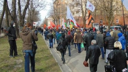 Коммунисты провели "Антифашистский марш" в Днепропетровске