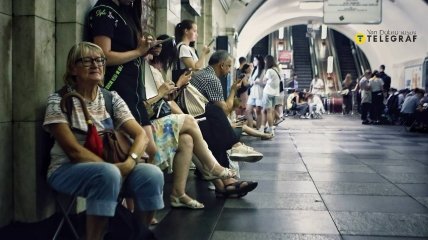 Мешканці та гості столиці ховаються у метро під час тривоги
