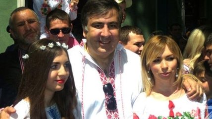 Саакашвили пришел на парад в Одессе в вышиванке