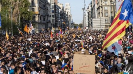 В Барселоне в акциях протеста приняли участие 300 тысяч человек