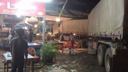 В Таиланде грузовик влетел в ресторан