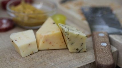 Крайне осторожно: почему сыр не нужно есть каждый день