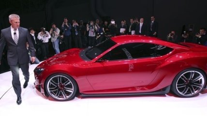 "Тойота" в 2013 году планирует продать в США 2,25 млн автомобилей