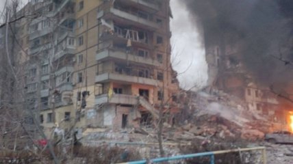 Разрушения на месте прилета вражеской ракеты в Днепре