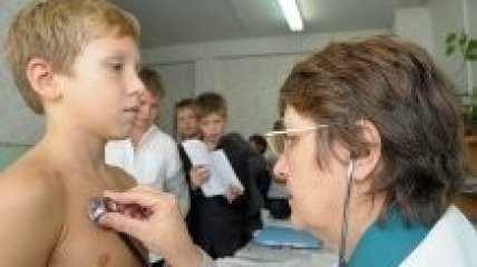 Украинских школьников ждут новые медосмотры