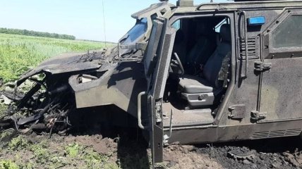 ООС: автомобиль с нацгвардейцами подорвался на взрывном устройстве 