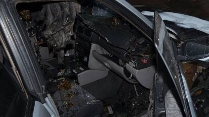 Главе "Правого сектора" Херсонщины сожгли авто