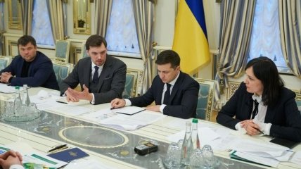 Гончарук рассказал Зеленскому о снижении тарифов на тепло в Украине