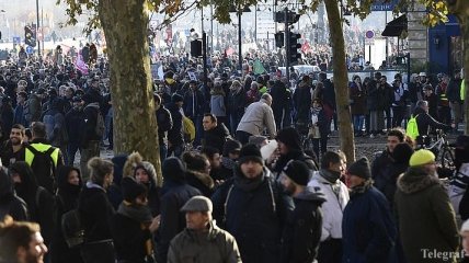 Во Франции возобновились протесты: последствия столкновений (Фото)