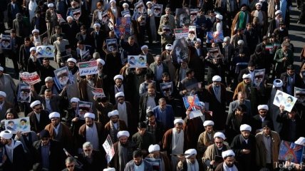 В Иране проходят массовые акции в поддержку действующей власти