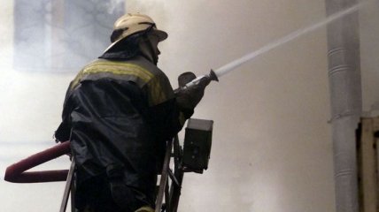Пожар уничтожил кровлю павильона на "Владимирском" рынке в Киеве