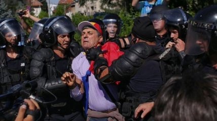 Протесты в Румынии: Во время столкновения с полицией пострадали 36 человек