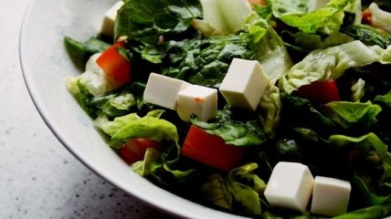 Почти 200 человек в 35 штатах США отравились салатом