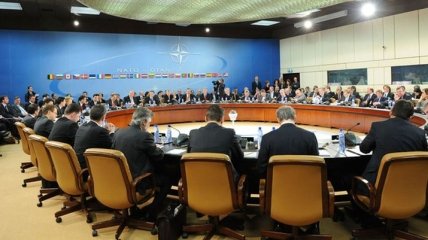 Столтенберг заявил о "фундаментальных разногласиях" между НАТО и РФ 