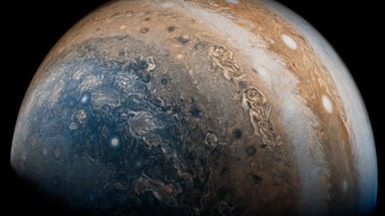 NASA показало, как выглядит северный полюс Юпитера (Видео)