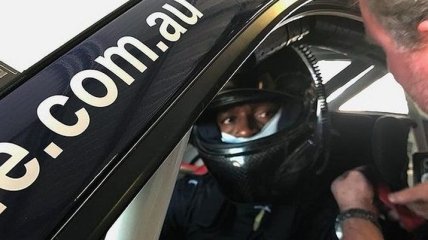 Болт принял участие в тестах гоночного автомобиля "Porsche"