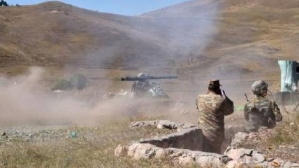 На границе Армении и Азербайджана - стреляют: есть погибший и раненые