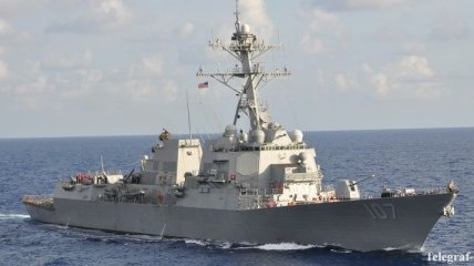 Эсминец США привел в готовность вооружение из-за встречи с иранским кораблем