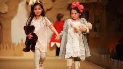 С продажи снимают вызывающую детскую одежду