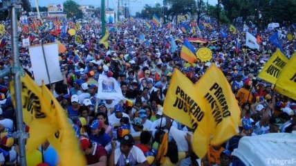 Перед выборами президента венесуэльцы массово скупают соль, сахар 