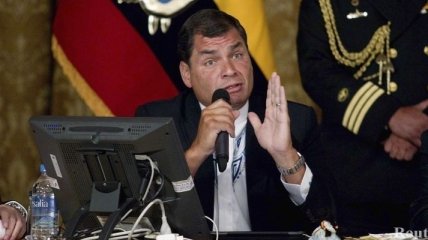 В Эквадоре президент "заморозил" себе зарплату 