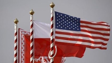 На шаг ближе к безвизу: Польша и США подписали соглашение о границе и миграции