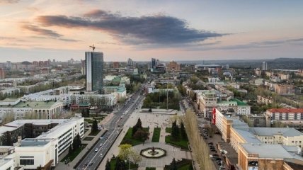 В Донецке неспокойно: обстрелян район железнодорожного вокзала