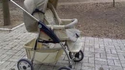 В Омске угнали детскую коляску