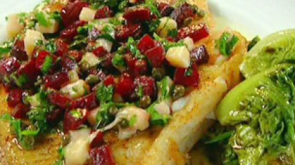 Жареный скат со свеклой и пармезаном