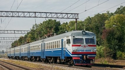 "Укрзализныця" начинает обновление парка пригородных поездов