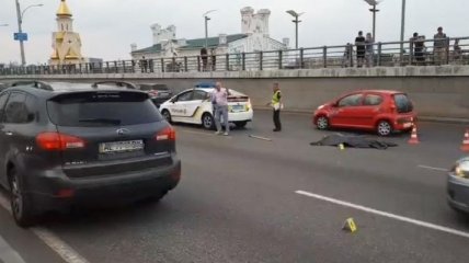 В Киеве пешеход перебегал дорогу в неположенном месте и остался без головы