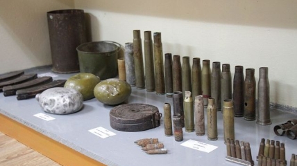 У шкільному музеї знайшли активний снаряд