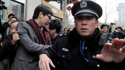 В Китае акция протеста приостановила строительство завода