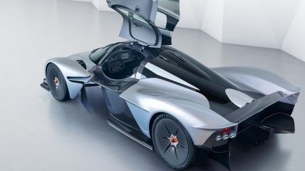 Компания Cosworth представила шикарный Aston Martin Valkyrie