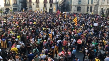 В Барселоне произошли стычки полиции и сторонников независимости