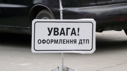 В Киеве на бульваре Шевченка столкнулись 2 автомобиля