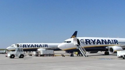 Гройсман назвал причину ухода Ryanair из Украины 