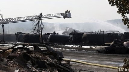 В Канаде потушен пожар, возникший после крушения поезда с нефтью
