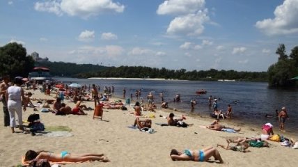 Киевлян призывают не ходить на пляж