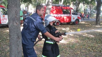 В Полтаве спасатели показали детям, что значит быть сотрудником ГСЧС