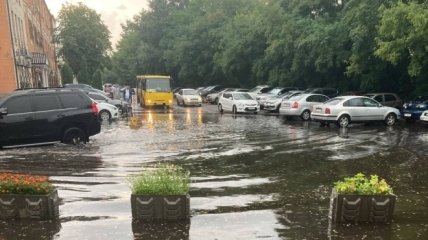 Через зливу у столиці підтоплені деякі вулиці