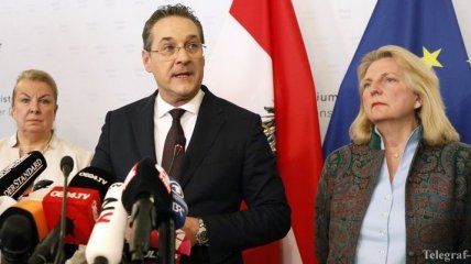 Бывший вице-канцлер Австрии отказался от мандата евродепутата после скандала